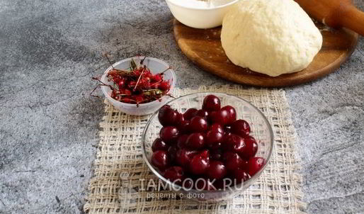 вареники с вишней на кефире с содой