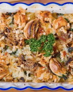 Запеченые ньокки с копченым окороком и цукини под сырным соусом