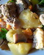 Жаркое из куриной печени в горшочках