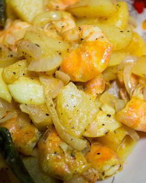 Жаркое из рыбы с креветками