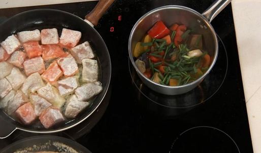 жаркое из судака и семги с овощами