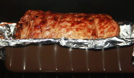 жаркое из свинины, фаршированное яблоками и клюквой