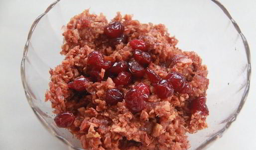 жаркое из свинины, фаршированное яблоками и клюквой