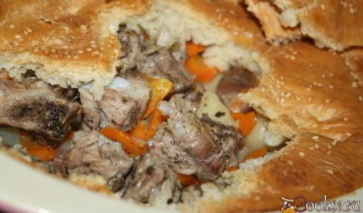 жаркое под хлебной корочкой