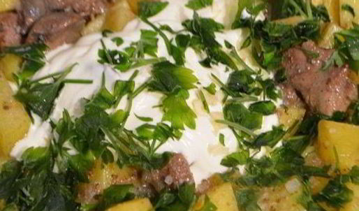 жаркое с картофелем и куриной печенью