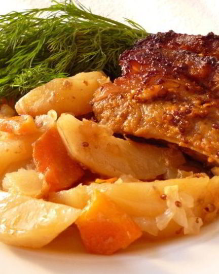 Рецепт жаркого со свиными ребрышками в пикантном маринаде