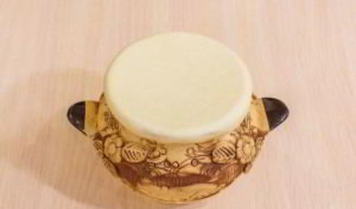 жаркое в горшочках под крышечкой из теста