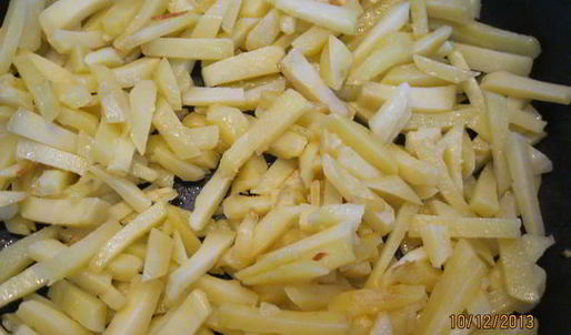 жаркое в горшочках с котлетами