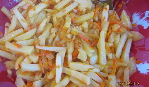 жаркое в горшочках с котлетами