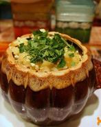 Жаркое в горшочках с курицей и грибами