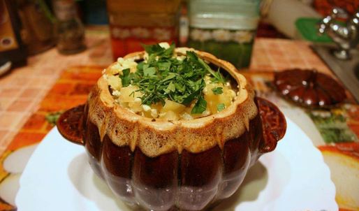 жаркое в горшочках с курицей и грибами