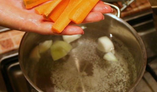 жаркое в горшочках с курицей и грибами