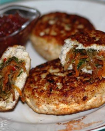 Рецепт куриных зраз с морковью и луком