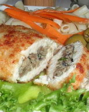 Куриные зразы с начинкой из потрошков