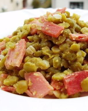 Гороховая каша с копченостями