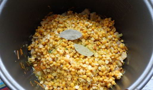 гороховая каша со свининой в мультиварке