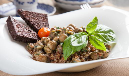 гречка с грибами и чесночными гренками