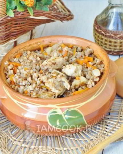 Рецепт гречки с курицей в горшочках