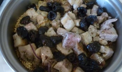 гречка с мясом и черносливом