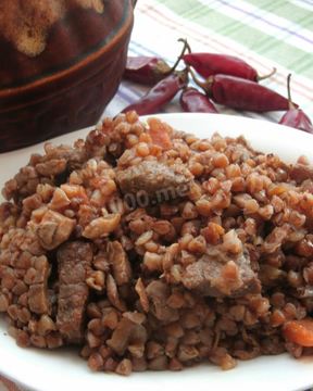 Гречка с мясом и грибами в горшочке