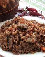 Гречка с мясом и грибами в горшочке
