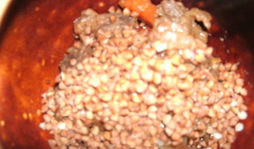 гречка с мясом и грибами в горшочке