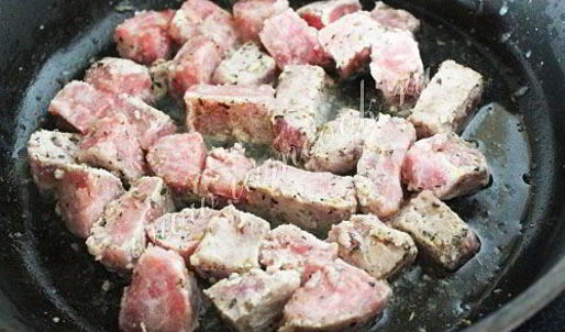 гречка с мясом, тушеная в сметане