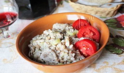 гречка с мясом, тушеная в сметане