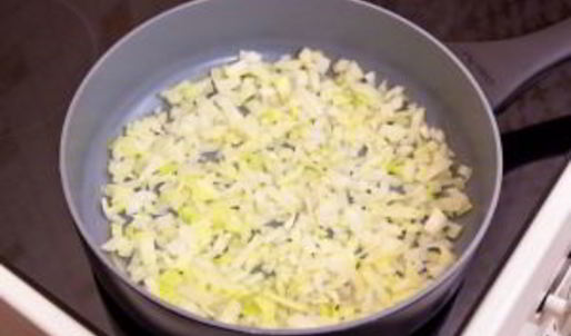 гречка с сосисками и грибами