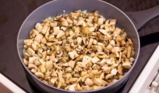 гречка с сосисками и грибами