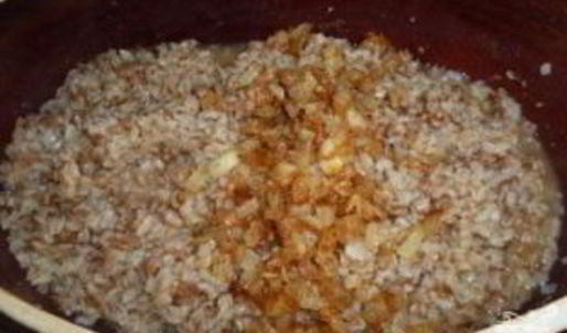 гречка с тушенкой на сковороде