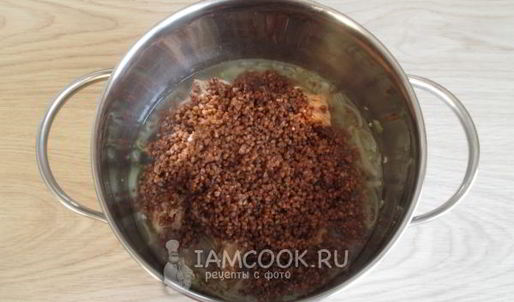 гречка с тушенкой в кастрюле