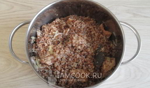 гречка с тушенкой в кастрюле