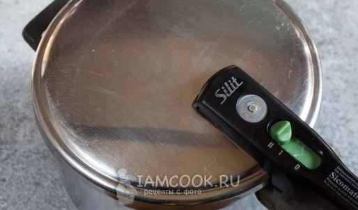 гречка с тушенкой в скороварке