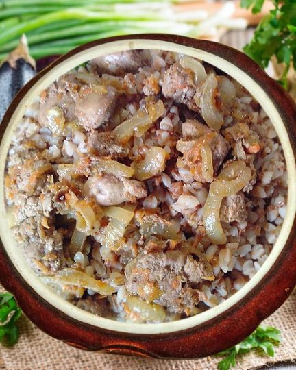 Рецепт гречки в горшочках с печенью