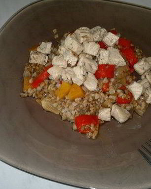 Гречневая каша с ассорти из овощей и грудка индейки