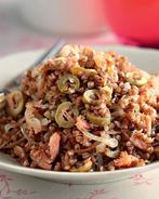 Гречневая каша с лососем и оливковым маслом