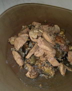 Острая гречневая каша с баклажаном, имбирем и чесноком, печень кролика с кориадром