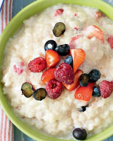 Рецепт молочной каши с ягодами