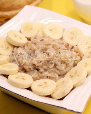 Овсяная каша с бананом