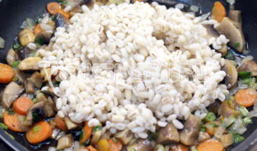 перловка с грибами