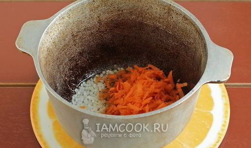 пшеничная каша с морковью и луком