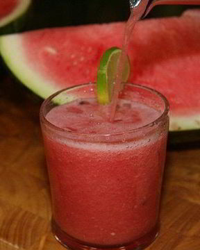 Арбузный коктейль с лаймом и имбирем