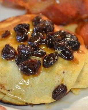 Блинчики с сиропом из изюма