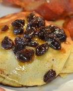 Блинчики с сиропом из изюма