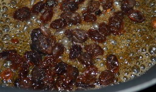 блинчики с сиропом из изюма