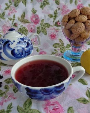 Чай из черной смородины с мятой