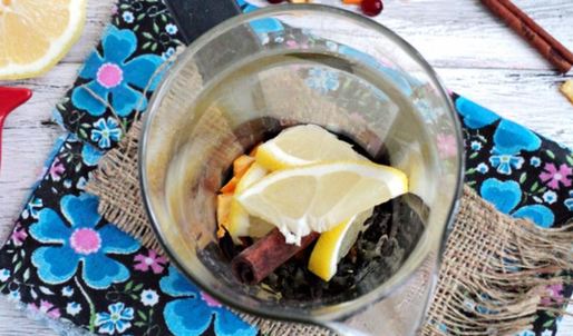чай с апельсиновой коркой, клюквой и корицей
