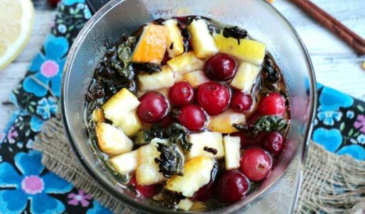 чай с апельсиновой коркой, клюквой и корицей