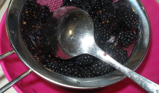 ежевично-мятный холодный чай